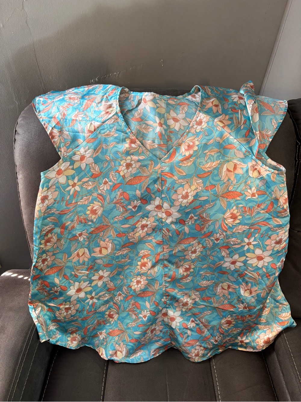 Floral V-Neck Sleeveless Top in Turquoise